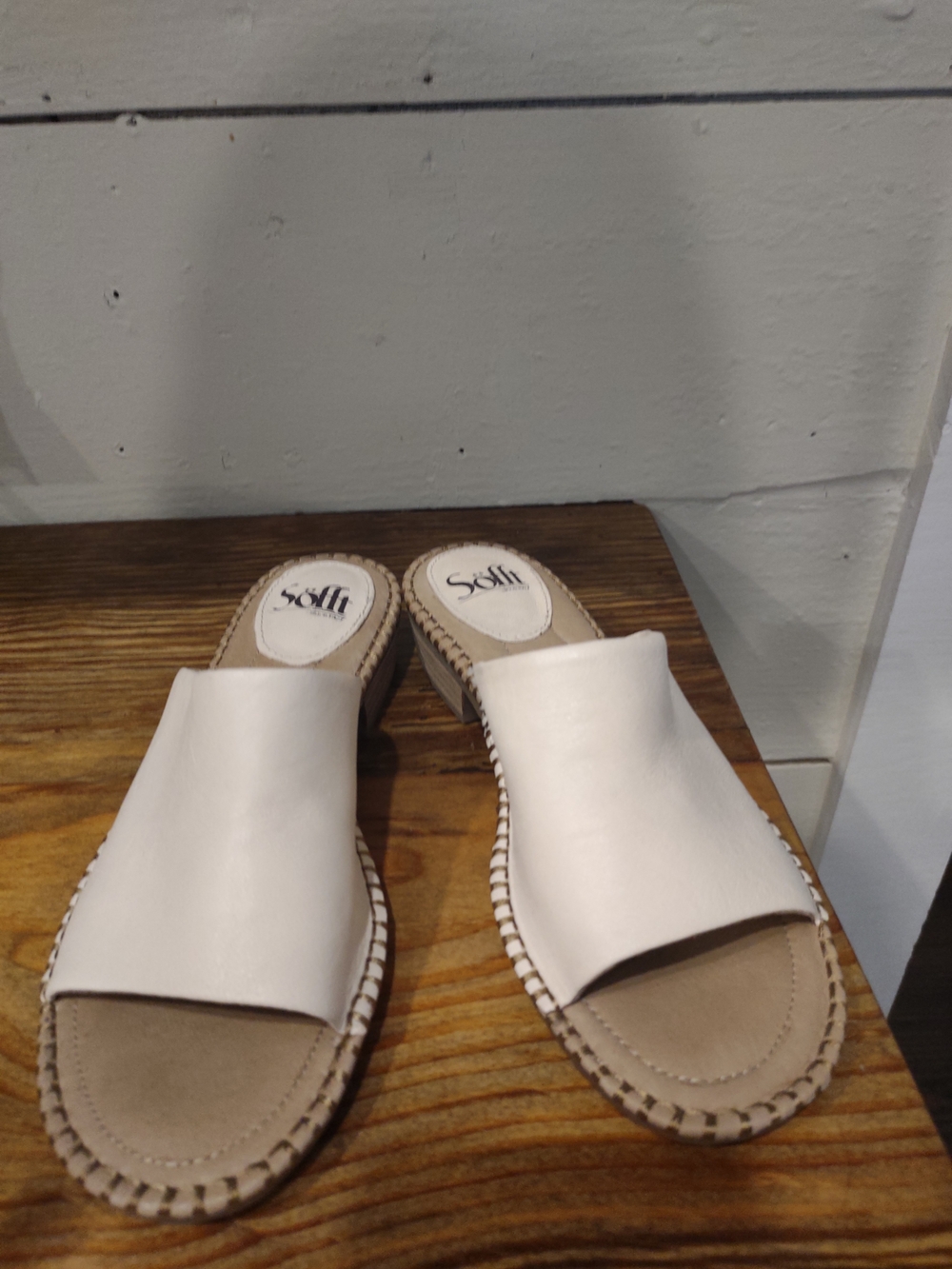 Sofft Cream Leather Slide Sandals Almost New 7M